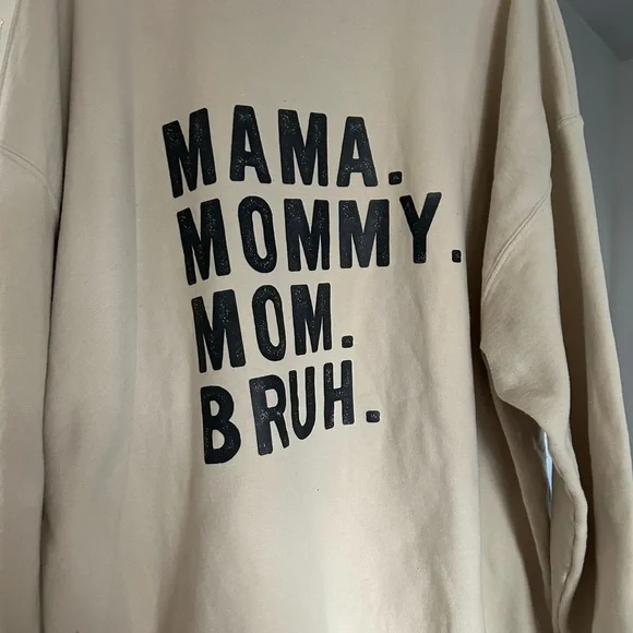 Cool moms club cream sweatshirt - Picture 2 of 3